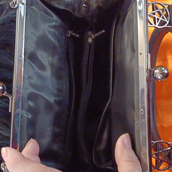 KILLSTAR OCCULT GRAPHIC PENTAGRAM HANDEL HARDWARE KISSLOCK CROSSBODY/SHOULDER - Picture 10 of 16